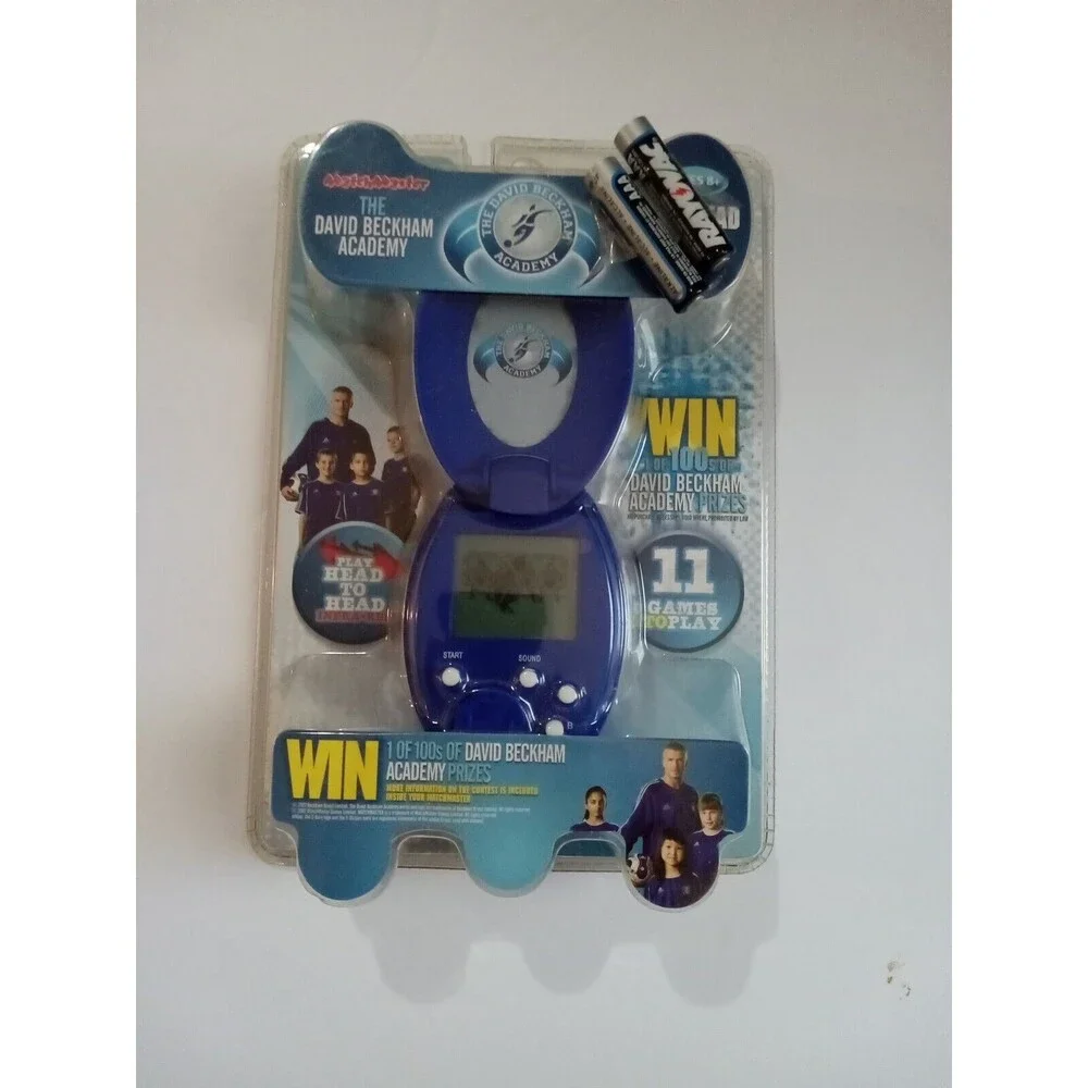 David Beckham Academy Head to Head Soccer Electronic Handheld Game NIP